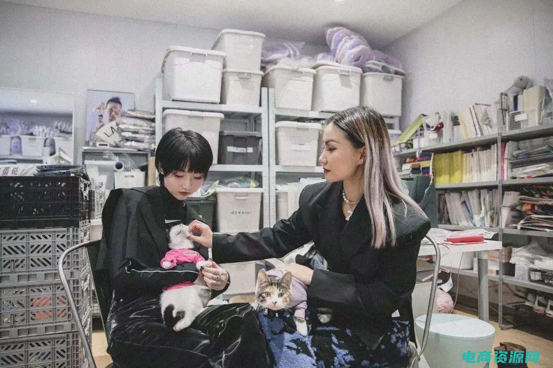 宠物时尚潮流店铺名字 (宠物时尚潮流：e宠网推荐最新款宠物服饰)