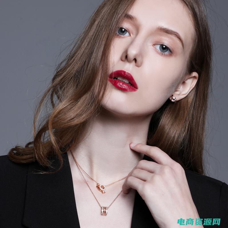 俏物悄语项链怎么样 (俏物悄语官网：探索美的奥秘，成就你的风格传奇)