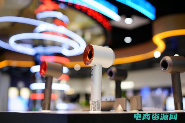 京东商城打电话是怎么回事 (京东商城：打造个性化购物时代)