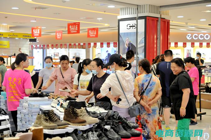低价抢市场会有什么后果 (低价疯抢：99元包邮，超值好货抢不停)