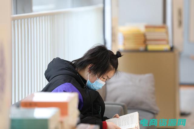 书香满园的内容怎么写 (书香满园：在中国图书网找到你心仪的读物)