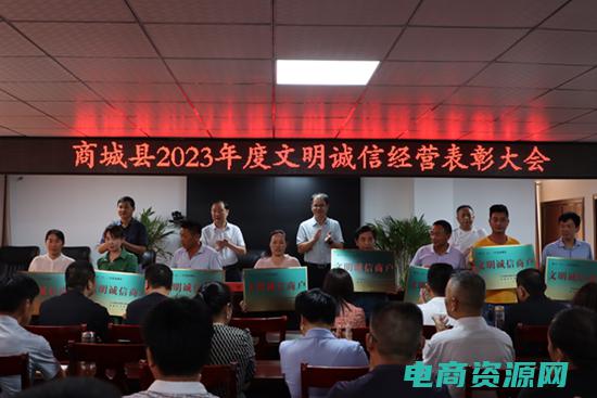享受独特的时尚艺术体验